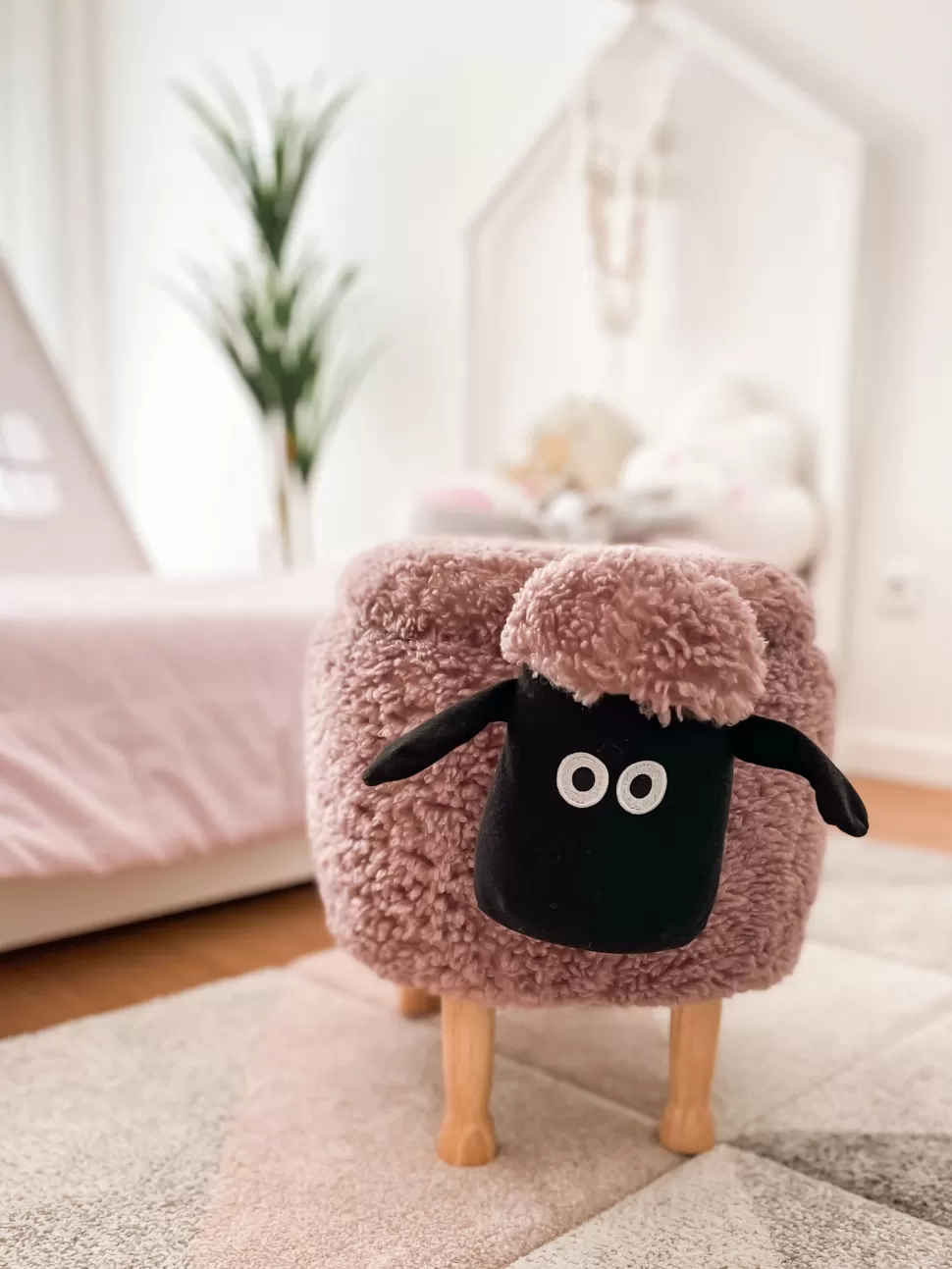 Outlet Beliani Hocker Felloptik Mit Stauraum Rosa Schafhocker Sheep